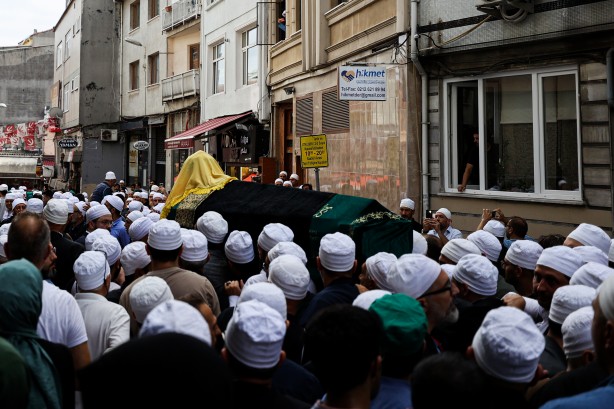 Foto - Mutasavvıf Ömer Tuğrul İnançer, son yolculuğuna uğurlanıyor