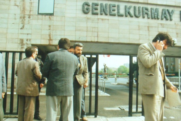 Foto - Mütefekkir yazar Yaşar Kaplan anılacak! Yeni Akit Gazetesi'nde de önemli yazılar yazmıştı! Saat 14.00'de başlayacak...