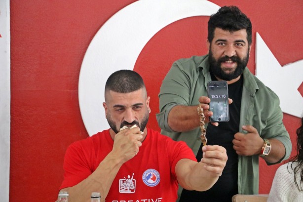 Foto - Mutfağı duman bastı, ustalar kayboldu Avustralyalı turist şaşkına çevirdi