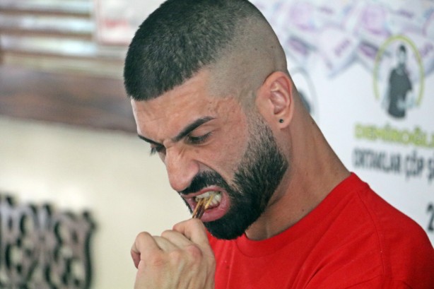 Mutfağı duman bastı, ustalar kayboldu Avustralyalı turist şaşkına çevirdi