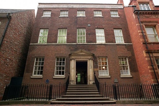 Foto - Mutfak tadilatı yaparken hazine buldu