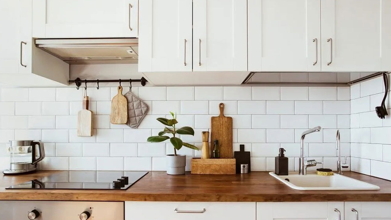 Mutfakta kötü koku varsa sebebi bu 8 yer olabilir! Temiz ve ferah bir mutfak için etkili çözümler