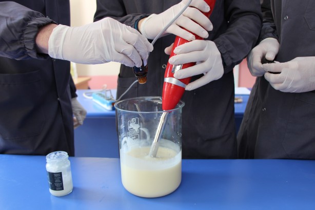 Foto - Mutfaktaki atık yağlardan ürettiler! 'Herkes bunlardan yapabilir'