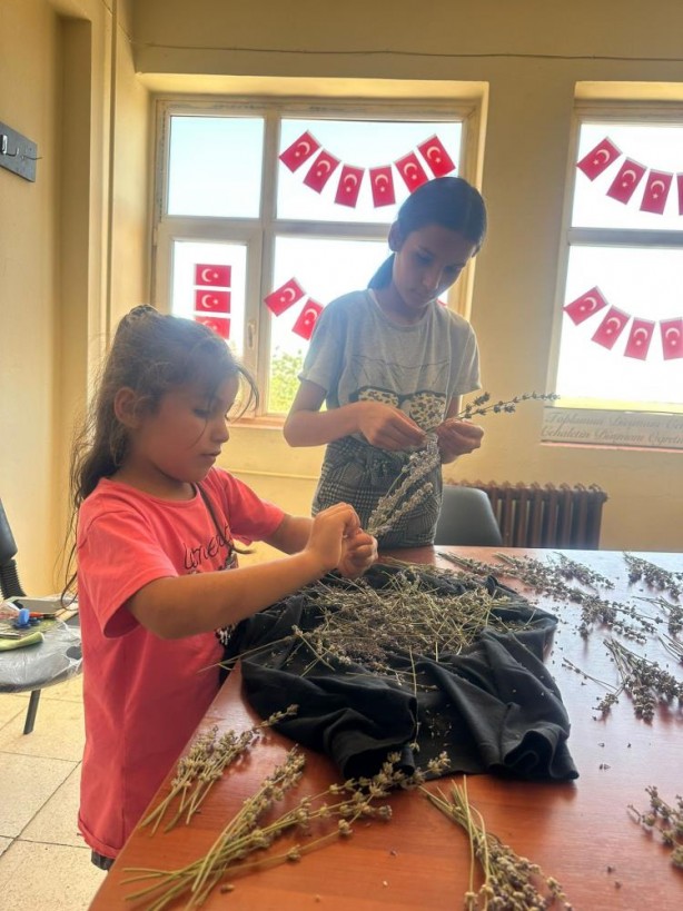Foto - Müthiş başarı! Bir yanda köy okulu diğer yanda Almanya