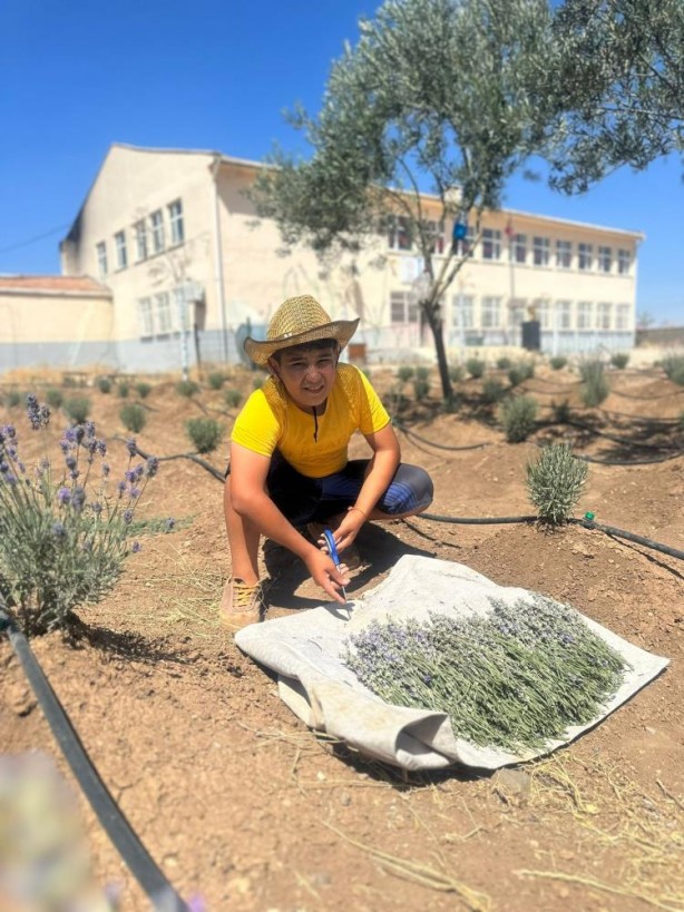 Foto - Müthiş başarı! Bir yanda köy okulu diğer yanda Almanya