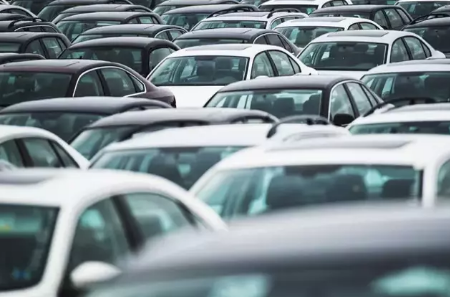 Foto - Müthiş haber verildi: İlk kez görülecek… İkinci el araba fiyatlarında indirim furyası başladı! Bayiler fiyatları düşürdükçe düşürüyor