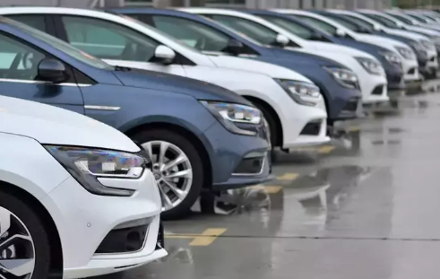 Foto - Müthiş haber verildi: İlk kez görülecek… İkinci el araba fiyatlarında indirim furyası başladı! Bayiler fiyatları düşürdükçe düşürüyor