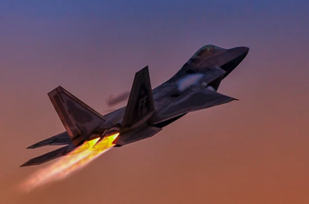 Müttefiklerine bile vermiyordu... Dünyanın en pahalı uçağı düştü