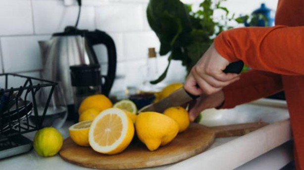 Foto - Muza limon sıkıp yiyen bu dertten kurtuluyor! Vücudu fişek gibi yapan kombinasyon