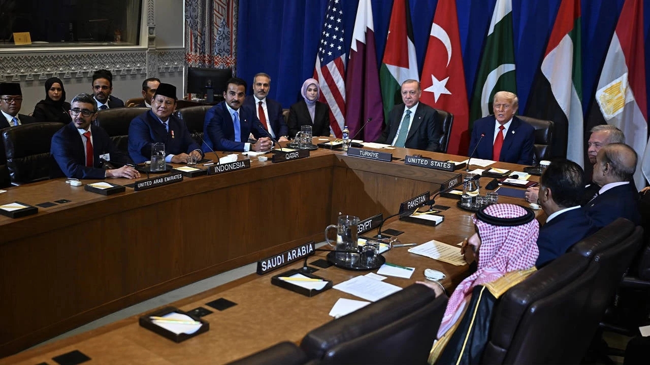 Foto - Müzmin muhalif Ayşenur Arslan’dan beyin yakan iddia! Erdoğan, Trump’ın yanına bakın niçin oturmuş? 