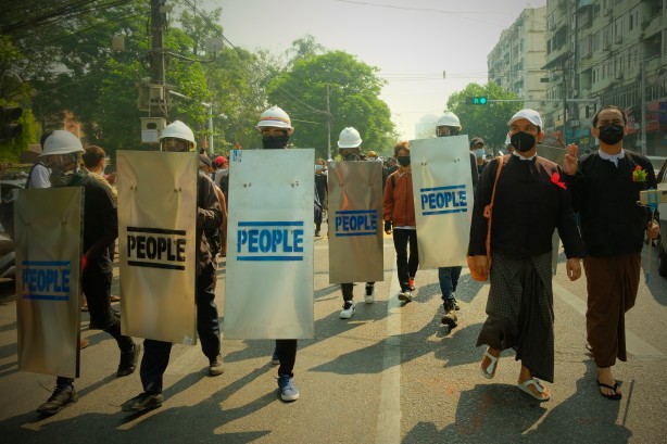 Foto - Myanmar karıştı! Ölü ve yaralılar var