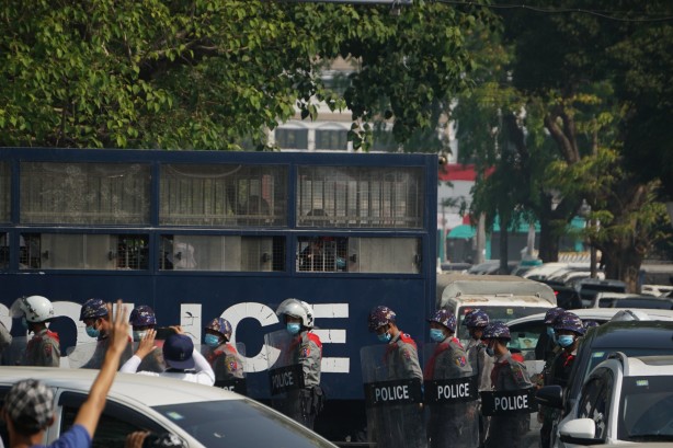 Foto - Myanmar karıştı! Ölü ve yaralılar var