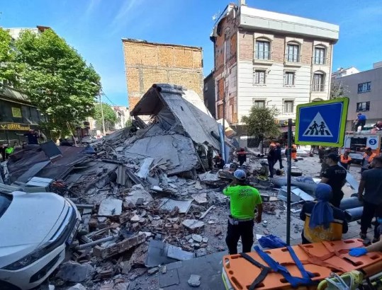 Foto - Naci Görür'den çöken bina sonrası dikkat çeken İstanbul depremi açıklaması