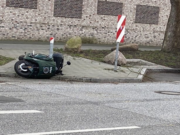 Foto - 'Nadia' fırtınası Almanya'yı kasıp kavurdu! Seferler iptal edildi