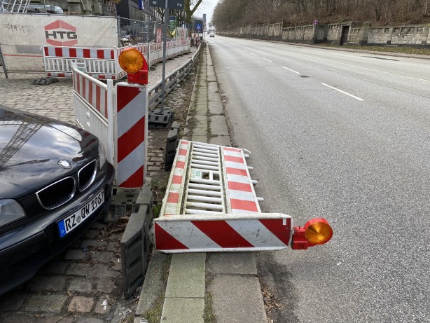 Foto - 'Nadia' fırtınası Almanya'yı kasıp kavurdu! Seferler iptal edildi