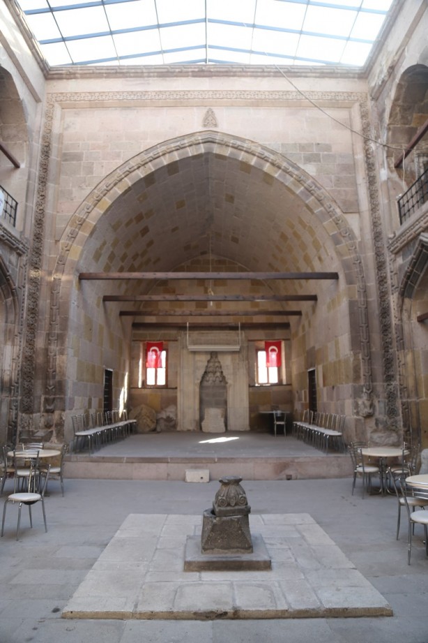 Foto - Nadide bir eser: Ak Medrese
