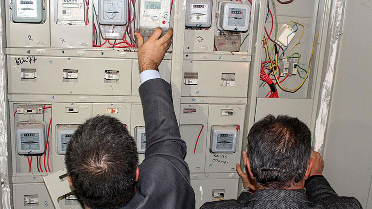 Foto - Namuslu vatandaşın sinir uçlarıyla oynanıyor! Devlete kafa tutmaya başladılar, kaçak elektrikte yeni skandal