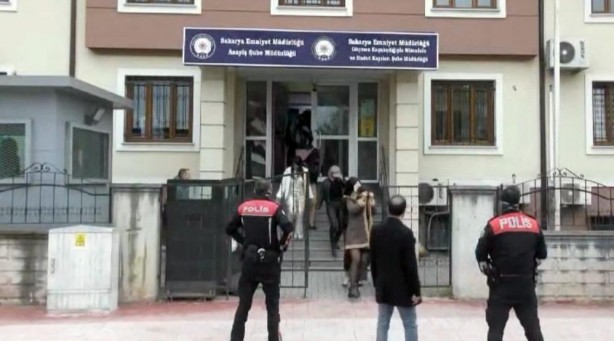 Foto - Namusu iki paralıklara şafak baskını