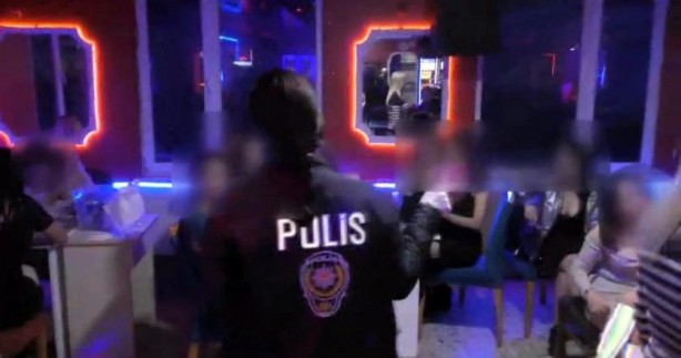 Foto - Namusu iki paralıklara şafak baskını