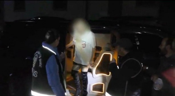 Foto - Namusu iki paralıklara şafak baskını