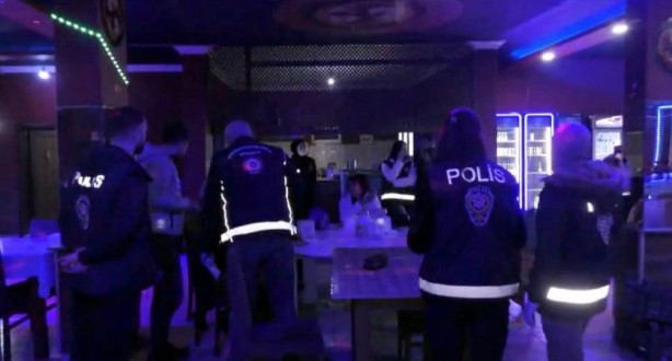 Foto - Namusu iki paralıklara şafak baskını