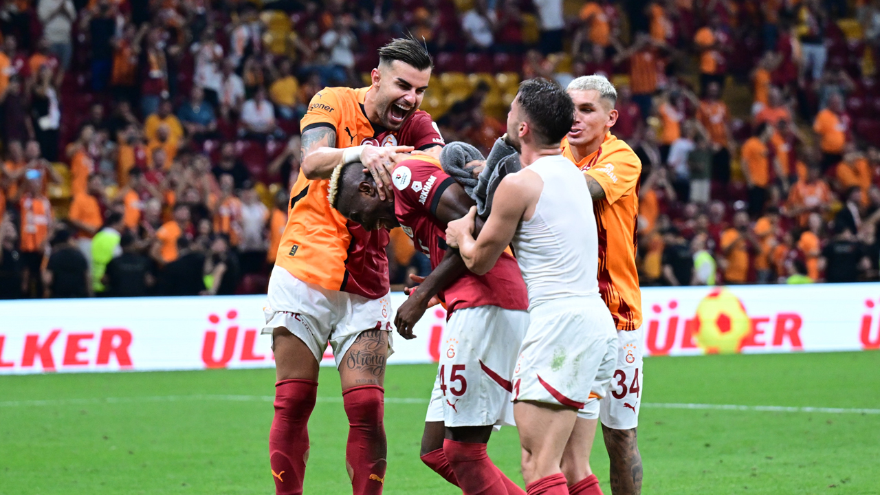 Foto - Napoli sessizliğini bozdu! O oyuncuya destek verdi: Galatasaray için çılgın Osimhen iddiası!