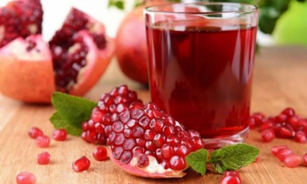 Foto - Nar suyunu yüzünüze sürün! İşte faydası...