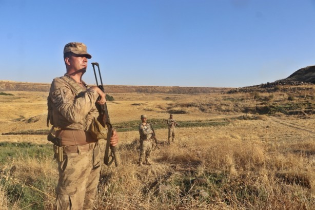 Foto - Narin Güran'ın köyünün eski muhtarının tehdidi gündem oldu: Polisler burada kalırsa...
