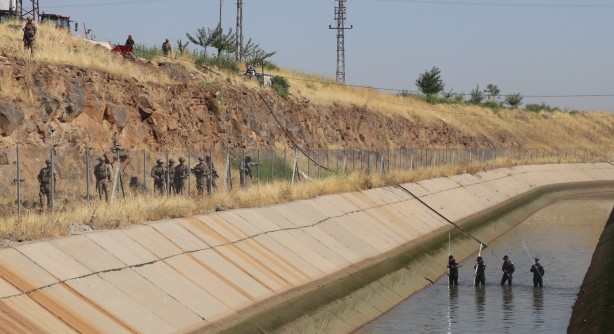 Foto - Narin Güran'ın köyünün eski muhtarının tehdidi gündem oldu: Polisler burada kalırsa...