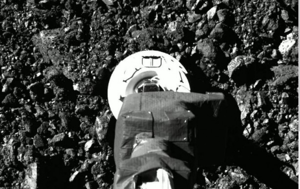 Foto - NASA aylar sonra değerli kutuyu açabildi