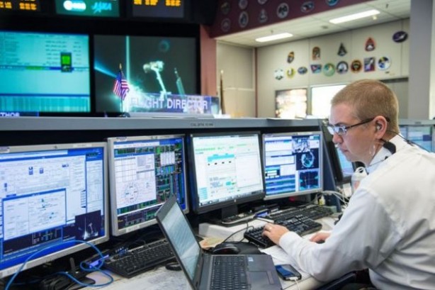 Foto - NASA mühendisleri 1 milyar dolarlık kargoyu açamıyor! Dünyaya çarpabilir! En tehlikeli iki cisimden biri!