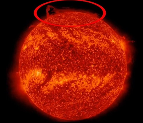 Foto - NASA paylaştı 14 kat daha büyük! Dünya karanlığa gömülebilir