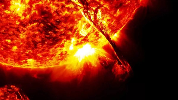 Foto - NASA paylaştı 14 kat daha büyük! Dünya karanlığa gömülebilir