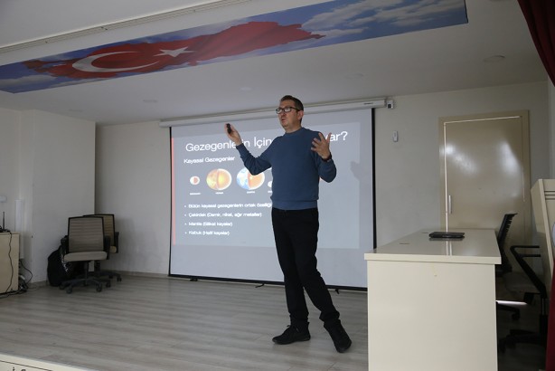 Foto - NASA'daki Türk öğrencilere uzayı anlattı! Gençlere tavsiye verdi!