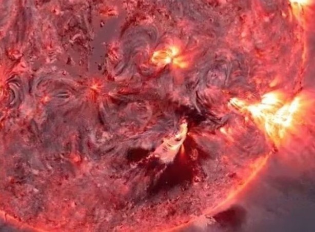 Foto - NASA'dan korkutan uyarı: Dünya karanlığa gömülebilir!