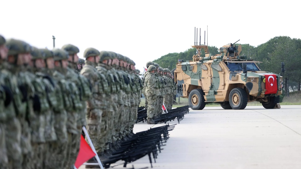 “Nasıl savaşacaksak öyle hazırlanırız” dedik, Türk’ün gücünü bütün dünyaya gösterdik! NATO paylaştı, Mehmetçik Avrupa’nın aklını aldı