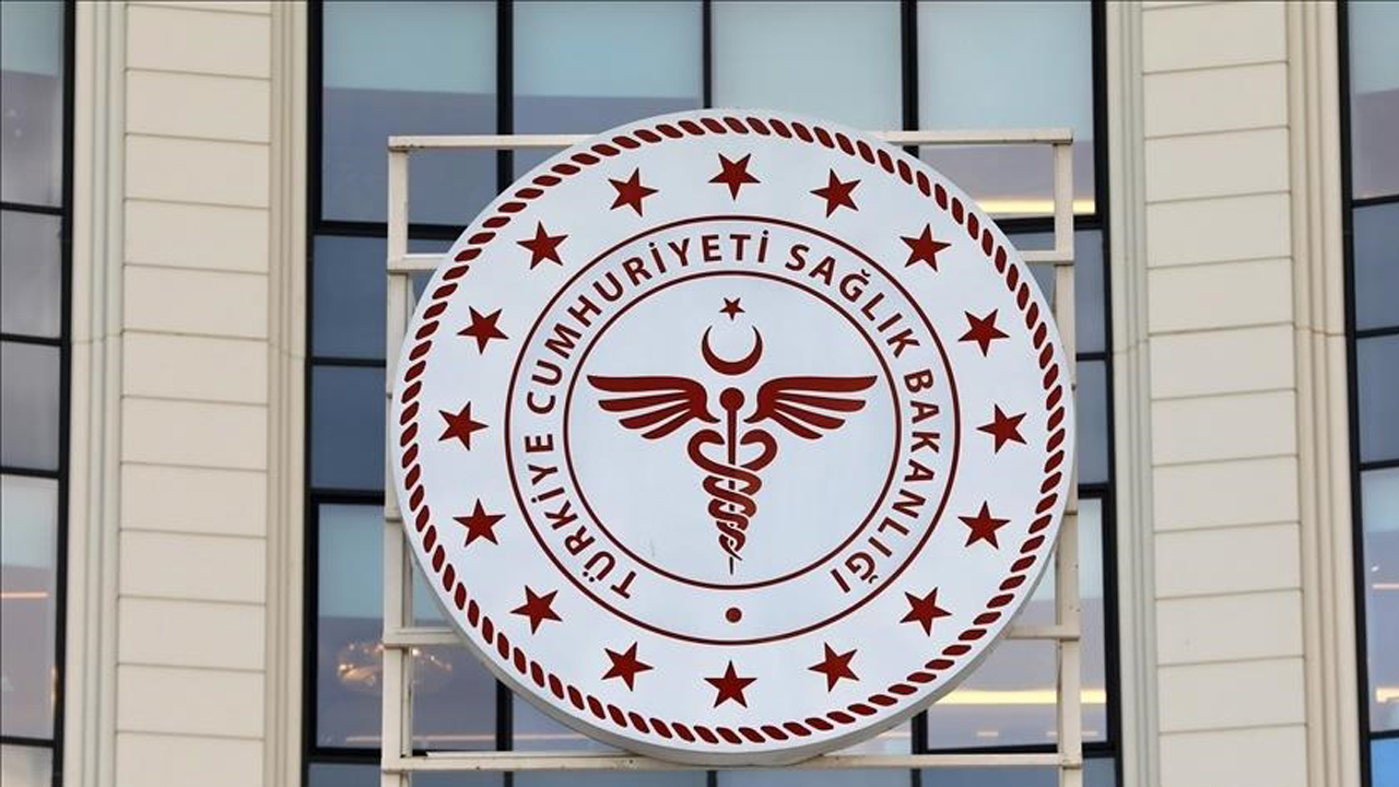 Foto - Nasıl üretildiğini biliyor musunuz? Çocuklardaki yüz boyasında büyük tehlike