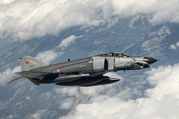 Foto - NATO bu Türk'ün peşinde! Tüm dünyaya damga vurdu