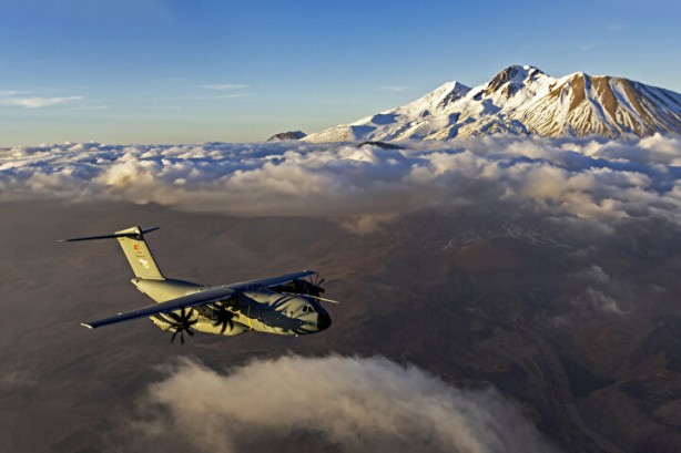 Foto - NATO bu Türk'ün peşinde! Tüm dünyaya damga vurdu