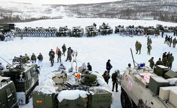 NATO gövde gösterisi yaptı