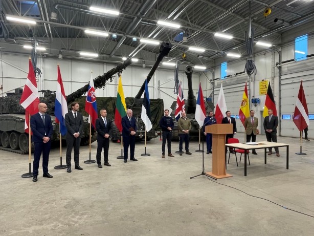 Foto - NATO üyesi ülkelerden Ukrayna'ya mühimmat desteği sözü!