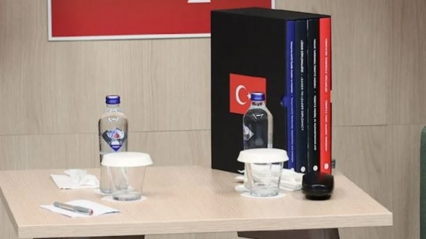 Foto - NATO zirvesindeki bütün görüşmelerde o ayrıntı büyük dikkat çekti