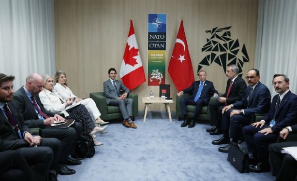 Foto - NATO zirvesindeki bütün görüşmelerde o ayrıntı büyük dikkat çekti