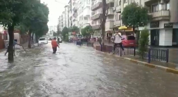 Nazilli'de caddeler göle döndü!