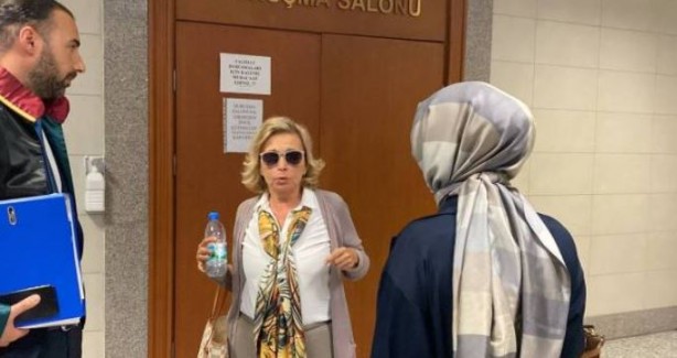 Foto - Nazlı Ilıcak yeniden cezaevine girdi