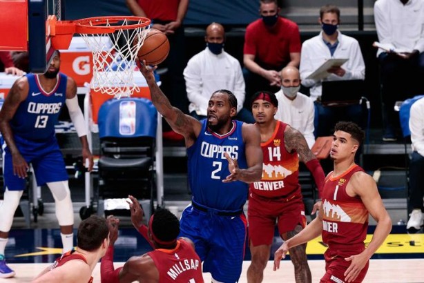 Foto - NBA'de korku dolu anlar! Kahwi Leonard kanlar içinde yere yığıldı