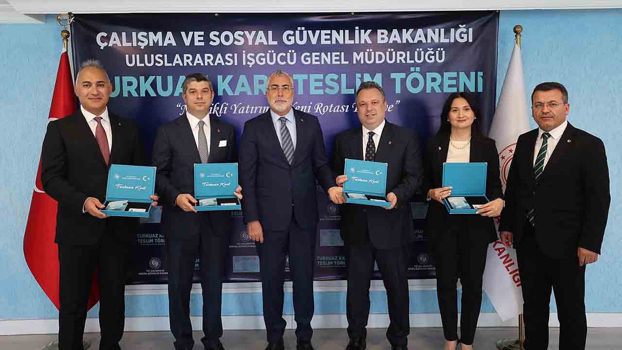 Ne anlama geliyor? 2 devin ceo’suna ‘Turkuaz kart’ sürprizi