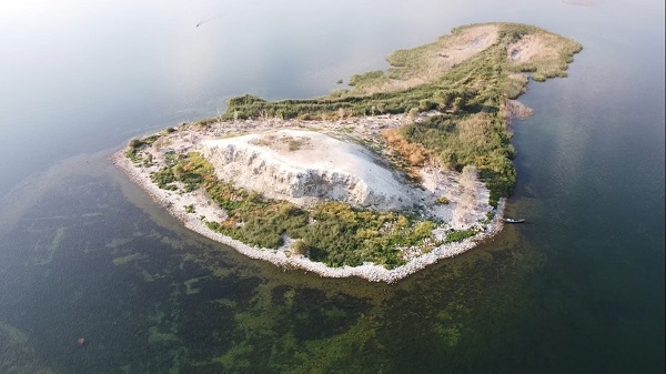 Foto - Ne bir yeşillik ne ağaçlık var! Efsanelere konu olan bu ada Türkiye'de