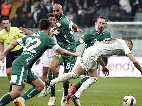 Foto - Ne Galatasaray ne Fenerbahçe! Şimdi onlar O yıldız için adı geçen ekip oldu: Herkes şaşkın: Hiç hesapta olmayan gelişme…