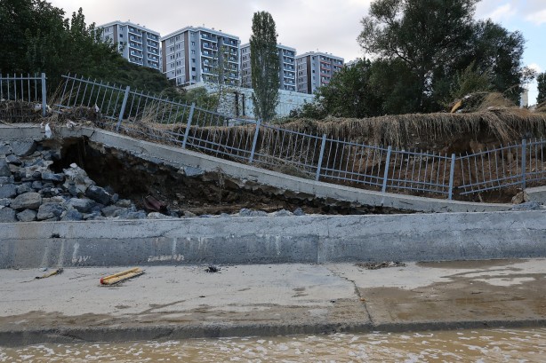 Foto - Ne gelen var ne giden! Selden sonra bir darbe de İBB’den